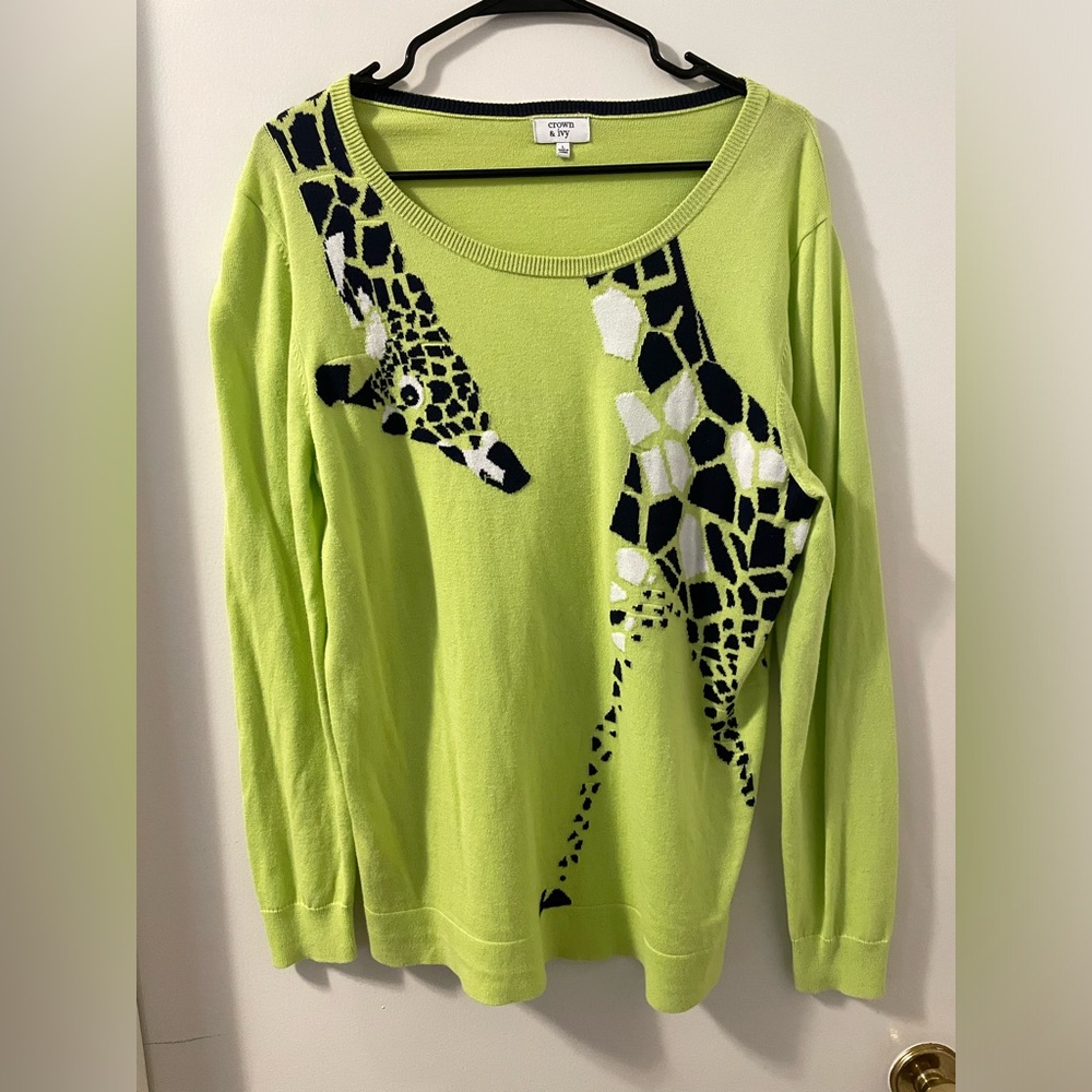 Crown & Ivy 🦒 Giraffe Print Women’s Sweater Size Large